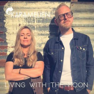 Karamelien - Living with the moon